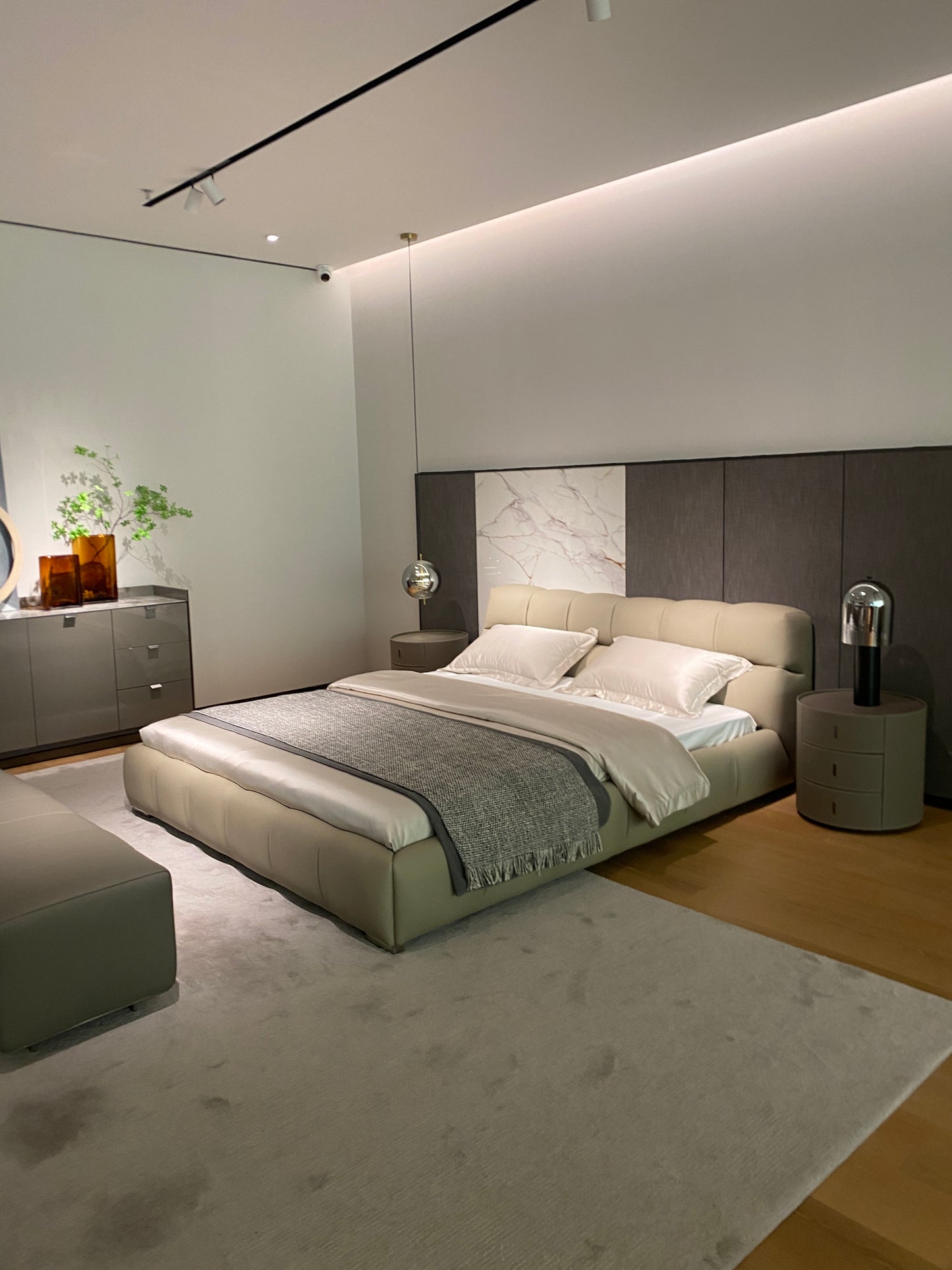Bed 06