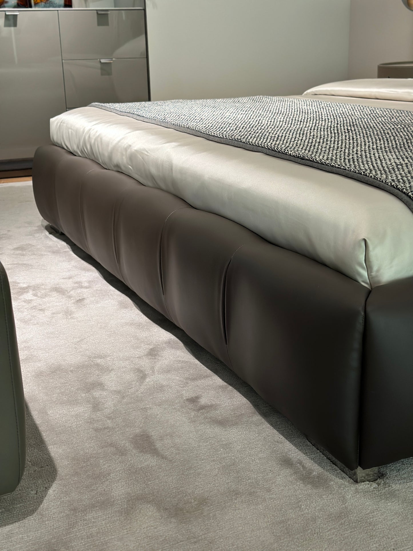 Bed 06