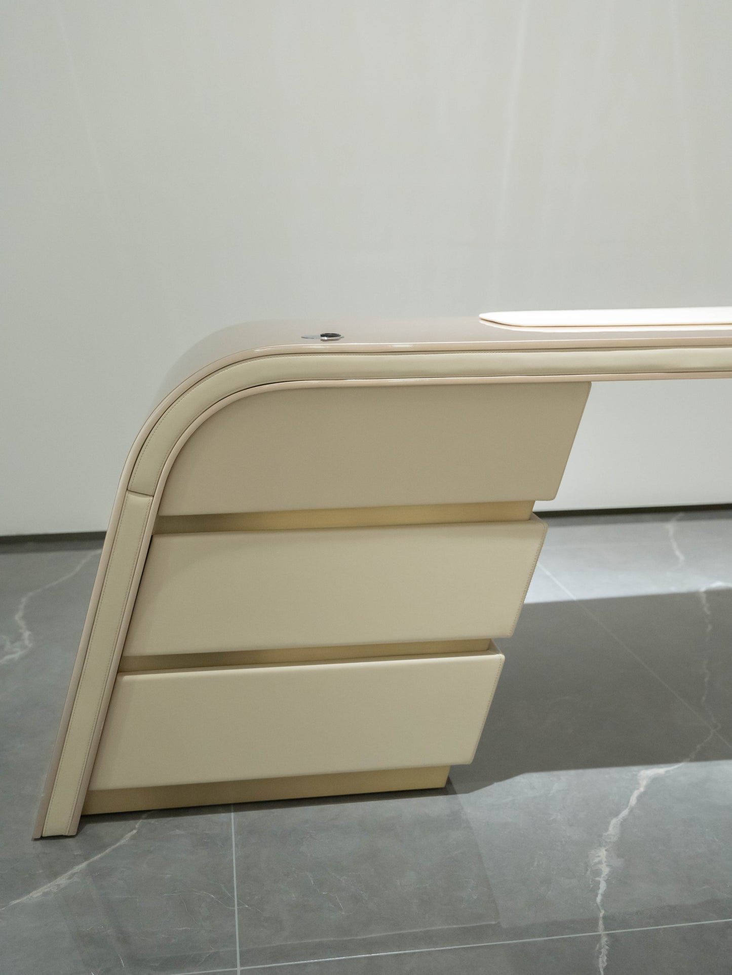 Desk 03