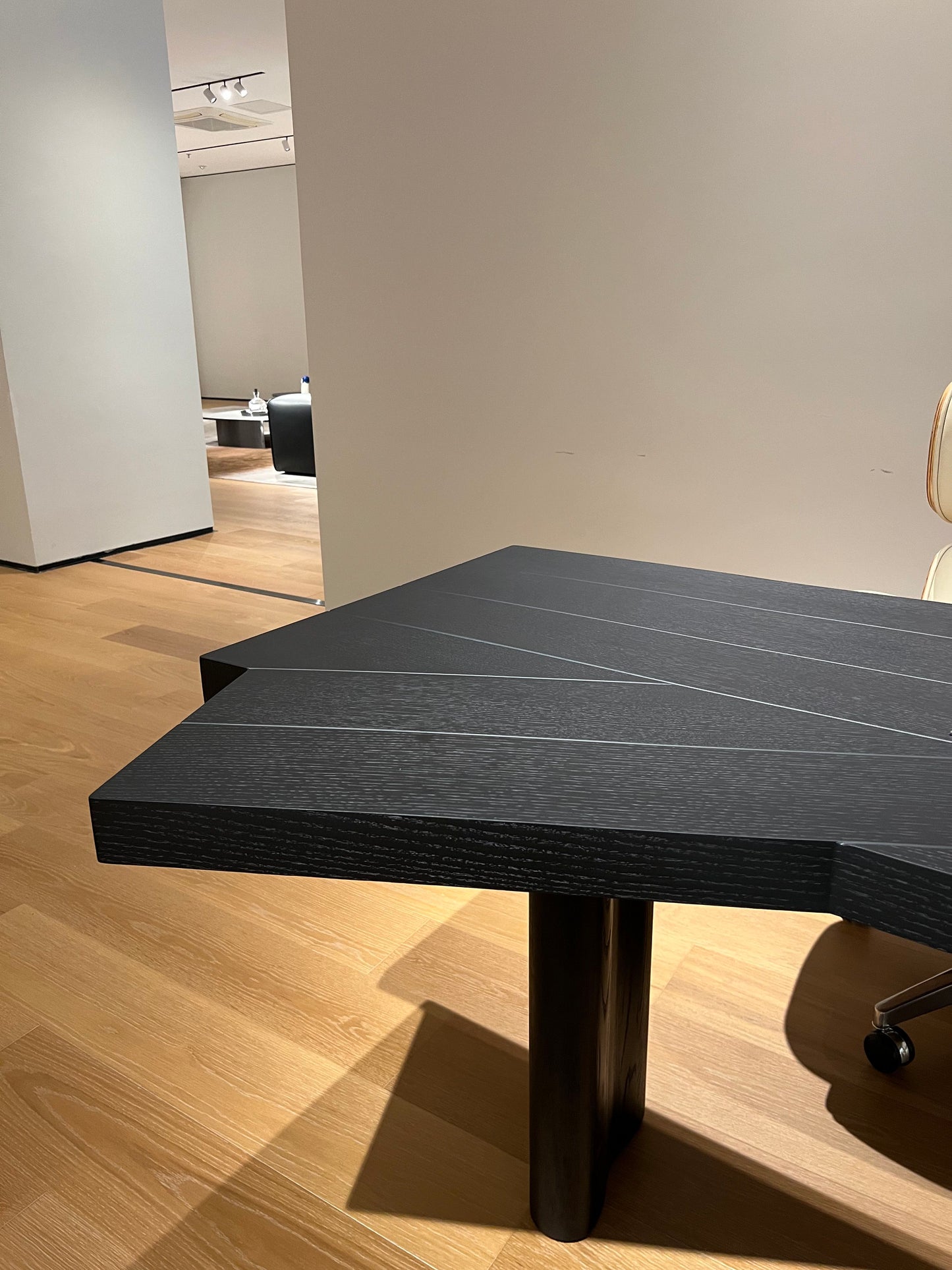 Desk 01