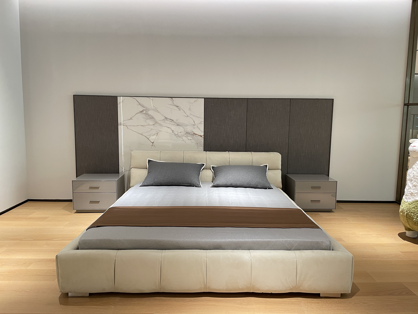 Bed 06