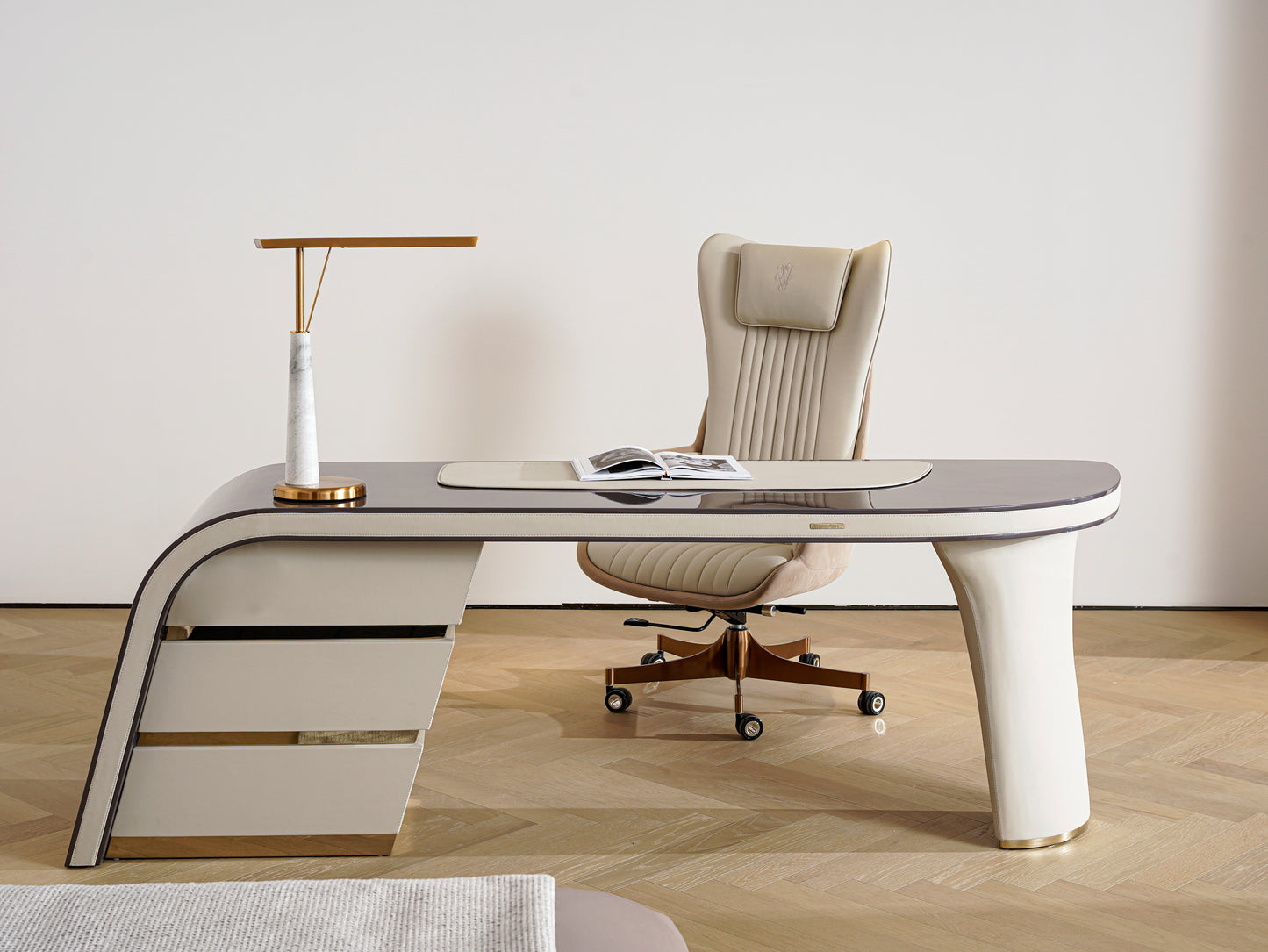 Desk 03