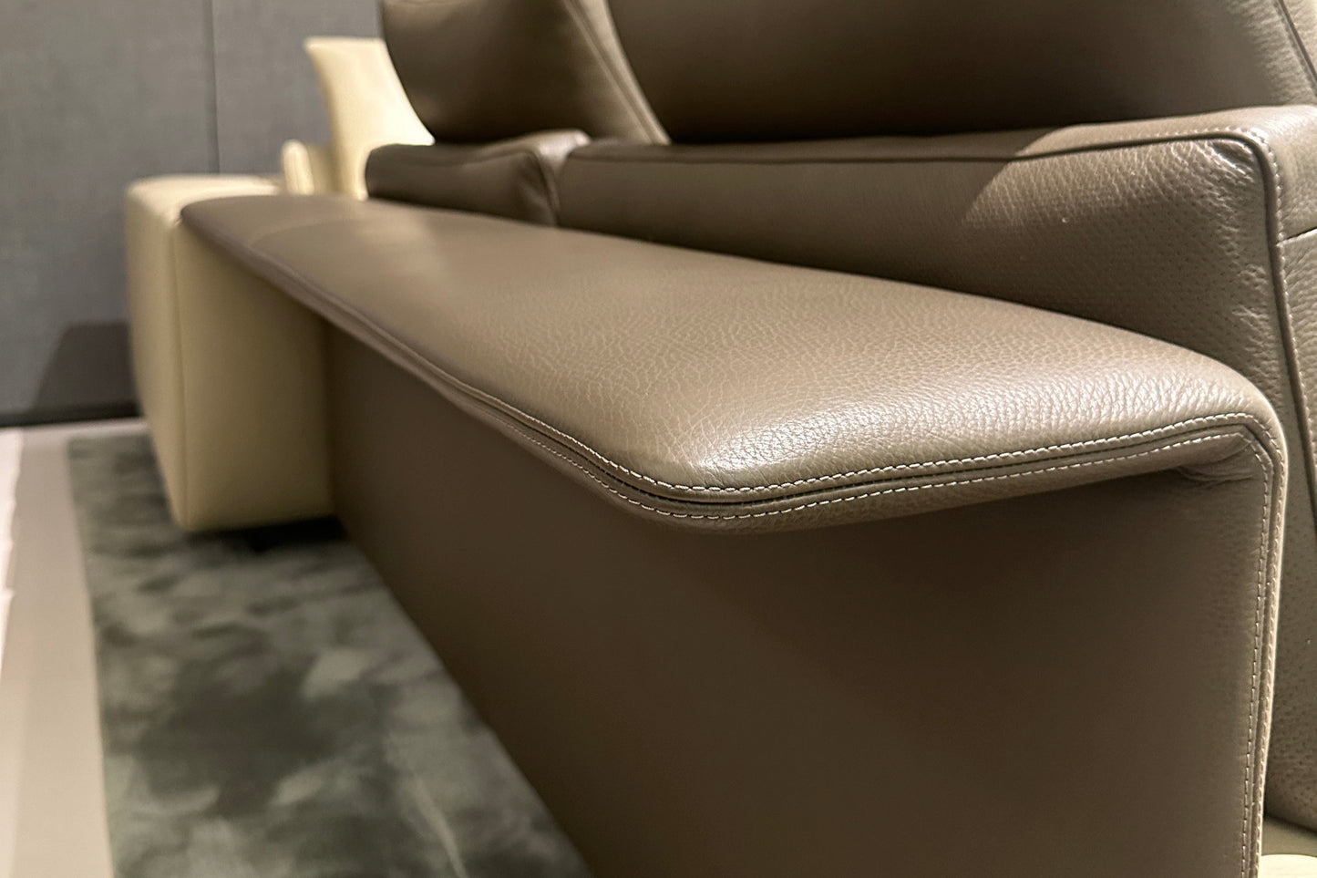 Sofa 04